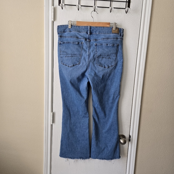 American Eagle Hi-Rise Artist Flare Jeans - Picture 2 of 13